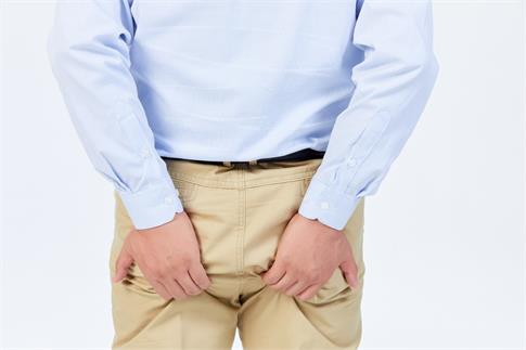 1714870289597068.jpg 攝圖網_501687678_中年男性便秘痔瘡特寫(企業商用).jpg