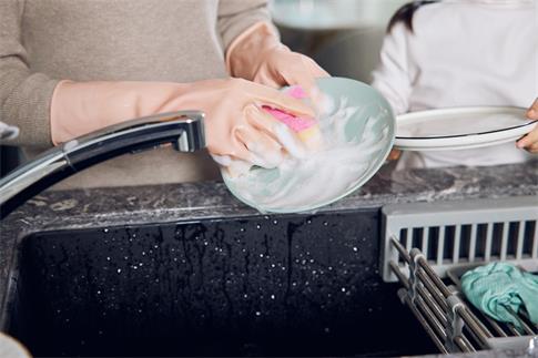 1734048562431689.jpg 攝圖網_502384064_母女洗碗特寫(企業商用).jpg