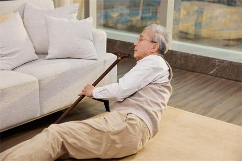 1750663353793961.jpg 攝圖網_507701590_banner_在家摔倒的老年人(企業商用).jpg